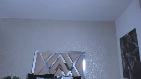 Snapshot of natt_collins chatting on 12.16.25 Natalia online show from 12.16.25