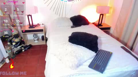 andrea Instagram..natta smithh online show from 02.12.25