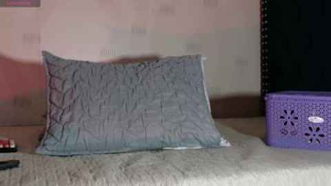 Gwen  online show from 10.02.25