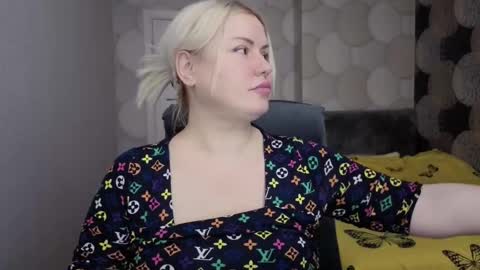 natusik123 online show from 12.19.25