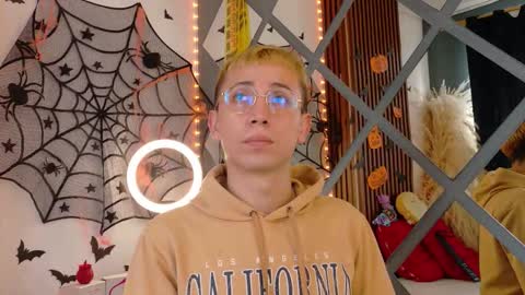 Christopher  Chris online show from 10.24.25