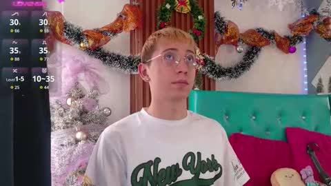 Christopher  Chris online show from 11.18.25