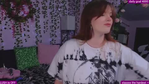 Snapshot of naughty_bella99 chatting on 11.20.25 bella online show from 11.20.25