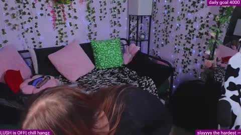 Snapshot of naughty_bella99 chatting on 11.29.25 bella online show from 11.29.25