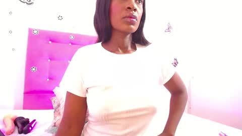 Snapshot of naughty_choko chatting on 10.29.25 L I S S online show from 10.29.25