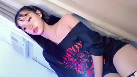 Snapshot of naughty_cutiepie chatting on 03.12.26 itsyourgirl kiara online show from 03.12.26