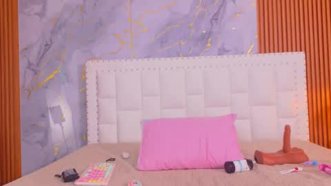 SASHA  online show from 12.14.25