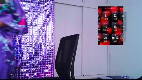 Snapshot of naughty_em_17 chatting on 03.12.25 Em please help me reach 100 thumbs up 3 online show from 03.12.25