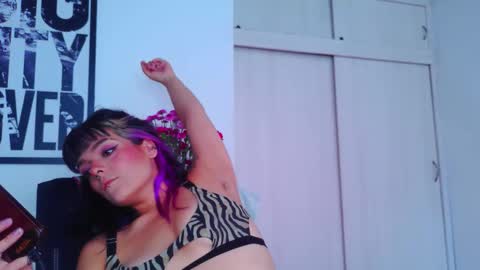 Snapshot of naughty_em_17 chatting on 09.14.25 Em please help me reach 100 thumbs up 3 online show from 09.14.25