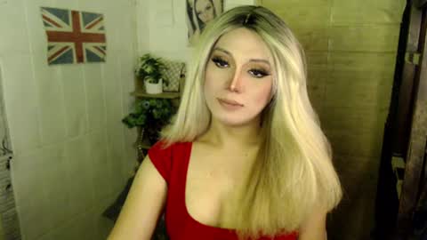 Snapshot of naughty_kim20 chatting on 06.12.26 alexa online show from 06.12.26