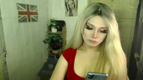 Snapshot of naughty_kim20 chatting on 06.18.26 alexa online show from 06.18.26