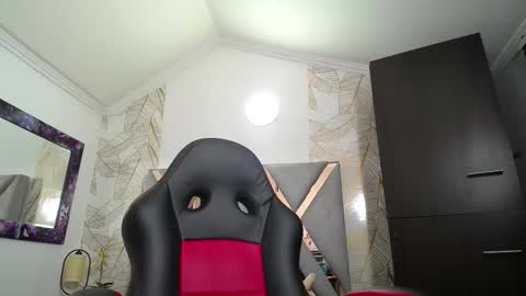 Kitten online show from 12.16.25