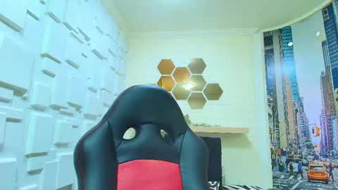 Kitten online show from 04.17.26