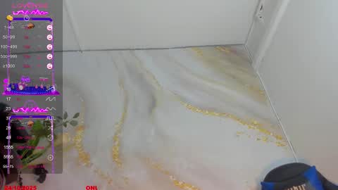 Snapshot of naughty_lizeth chatting on 10.24.25 lizeth  online show from 10.24.25