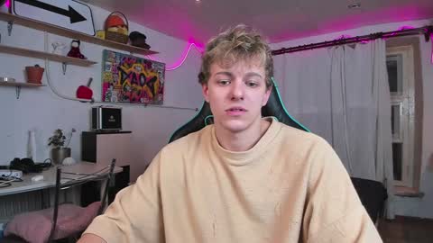 Snapshot of naughty_nik43 chatting on 01.08.25 Nik online show from 01.08.25