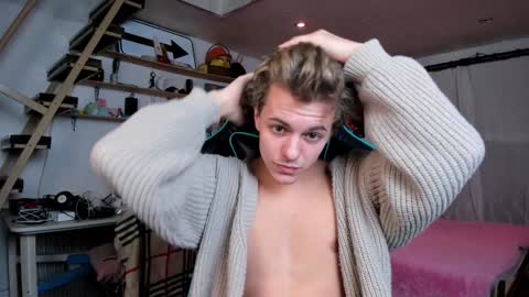 Snapshot of naughty_nik43 chatting on 02.01.25 Nik online show from 02.01.25