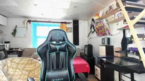 Snapshot of naughty_nik43 chatting on 09.24.25 Nik online show from 09.24.25