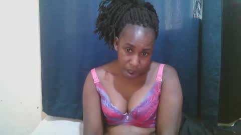 Snapshot of naughty_slender2 chatting on 11.19.25 jn online show from 11.19.25