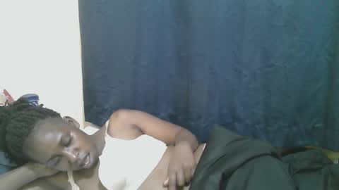 Snapshot of naughty_slender2 chatting on 11.22.25 jn online show from 11.22.25