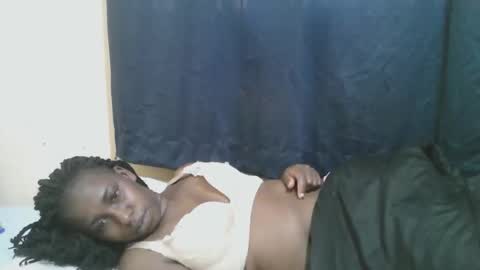 Snapshot of naughty_slender2 chatting on 11.25.25 jn online show from 11.25.25