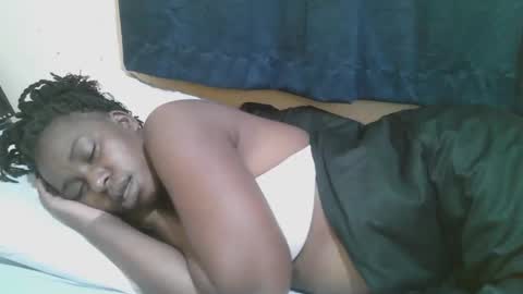 Snapshot of naughty_slender2 chatting on 11.26.25 jn online show from 11.26.25