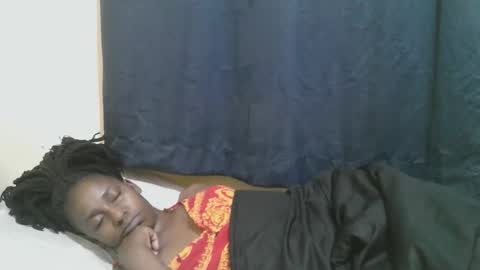 Snapshot of naughty_slender2 chatting on 11.27.25 jn online show from 11.27.25