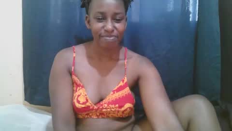 Snapshot of naughty_slender2 chatting on 11.28.25 jn online show from 11.28.25