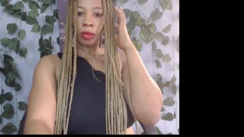 Snapshot of naughty_xxbunny chatting on 02.01.25 beauty online show from 02.01.25