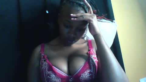 Shee online show from 11.17.25