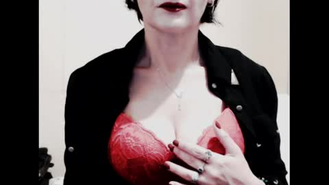 Snapshot of naughtyjenniferxx chatting on 04.20.26 Jenny online show from 04.20.26