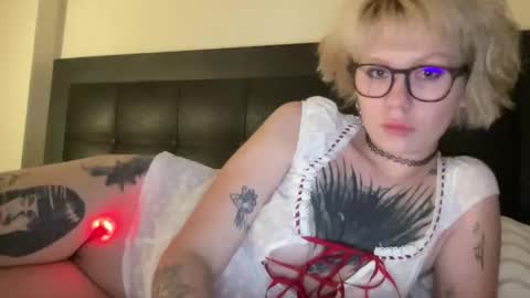 Snapshot of naughtylayla666 chatting on 05.14.26 NaughtyLayla666 online show from 05.14.26