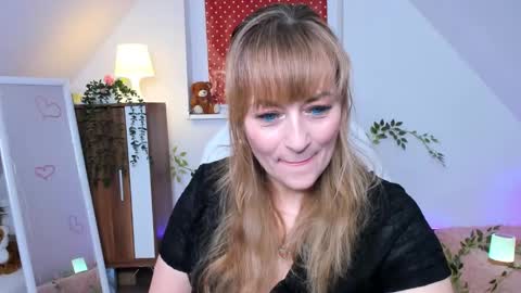 Snapshot of naughtymilane chatting on 11.27.25 Milana - on air every day except Wednesday from 9 pm to 4 am European time online show from 11.27.25