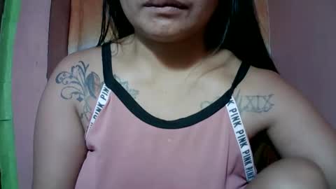 Snapshot of naughtymom_33 chatting on 12.16.25 naughtymom_33 online show from 12.16.25