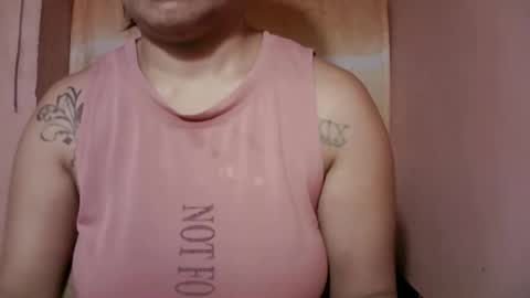 Snapshot of naughtymom_33 chatting on 12.20.25 naughtymom_33 online show from 12.20.25