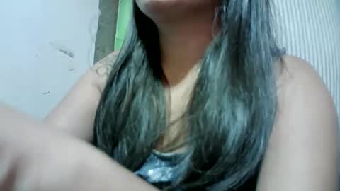 Snapshot of naughtymom_33 chatting on 02.13.26 naughtymom_33 online show from 02.13.26