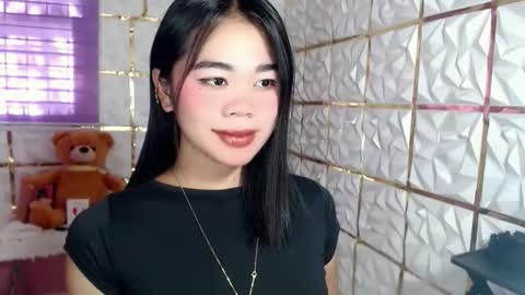 Snapshot of naughtyprincessmae chatting on 05.25.26 PrincessMae online show from 05.25.26