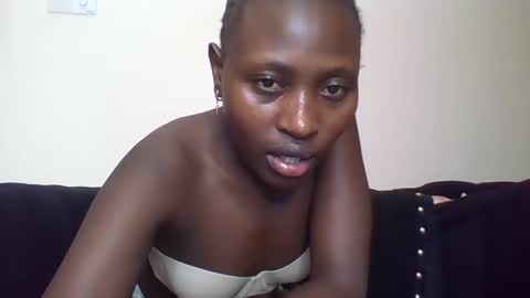 Snapshot of naughtyqueen12 chatting on 02.16.25 naughtyqueen12 online show from 02.16.25