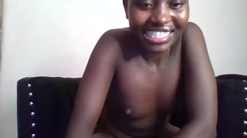 Snapshot of naughtyqueen12 chatting on 02.21.25 naughtyqueen12 online show from 02.21.25