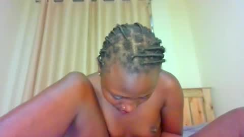 Snapshot of naughtyqueen12 chatting on 09.14.25 naughtyqueen12 online show from 09.14.25