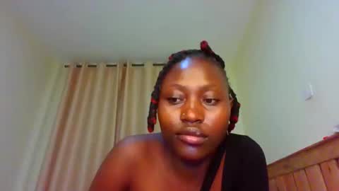 Snapshot of naughtyqueen12 chatting on 10.28.25 naughtyqueen12 online show from 10.28.25