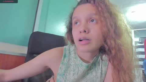 Snapshot of naugthtycurls chatting on 02.03.25 Arantxa online show from 02.03.25