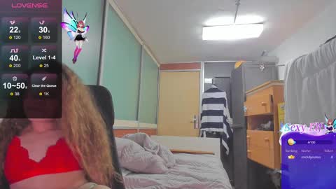 Snapshot of naugthtycurls chatting on 03.01.25 Arantxa online show from 03.01.25