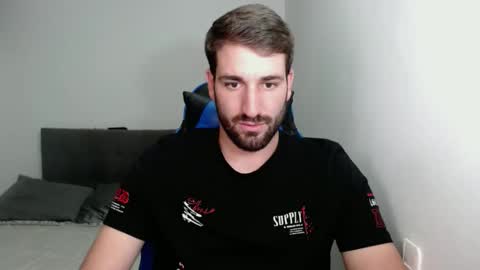 Snapshot of naugthy18boy chatting on 01.28.25 Nico online show from 01.28.25