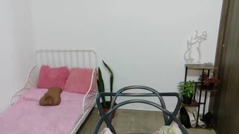 Snapshot of naugthy_muse chatting on 06.14.26 sabrina online show from 06.14.26