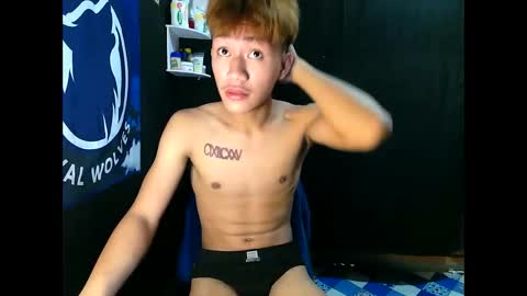 Snapshot of naugthyboyloy chatting on 10.23.25 Loy online show from 10.23.25