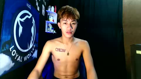 Snapshot of naugthyboyloy chatting on 11.02.25 Loy online show from 11.02.25