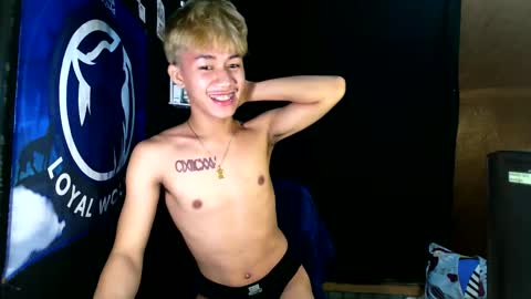 Snapshot of naugthyboyloy chatting on 11.16.25 Loy online show from 11.16.25