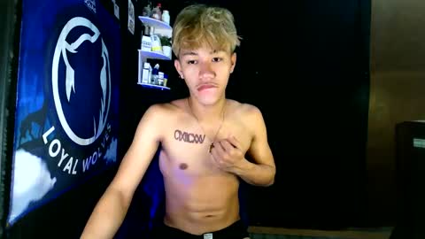 Snapshot of naugthyboyloy chatting on 11.20.25 Loy online show from 11.20.25