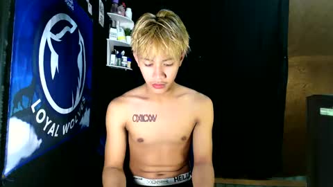 Snapshot of naugthyboyloy chatting on 11.22.25 Loy online show from 11.22.25