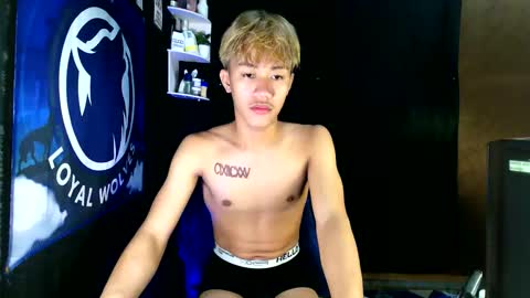 Snapshot of naugthyboyloy chatting on 11.23.25 Loy online show from 11.23.25